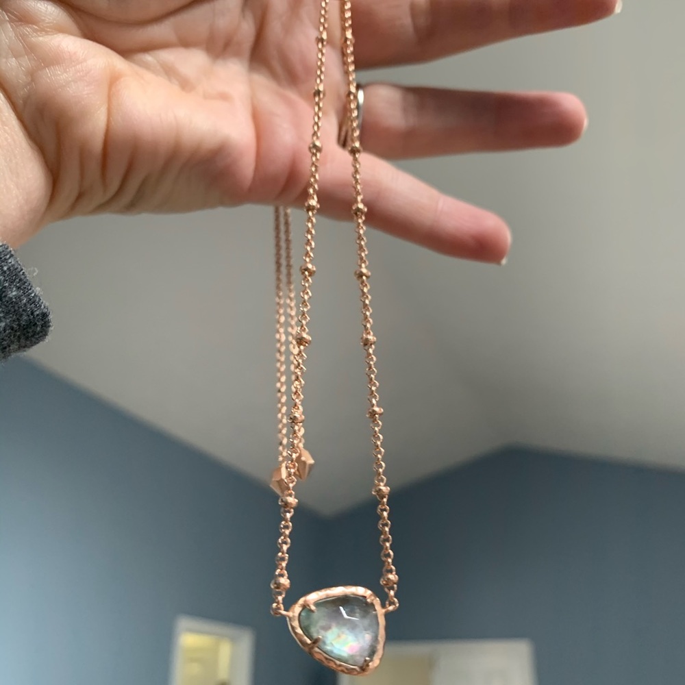Kendra Scott necklace